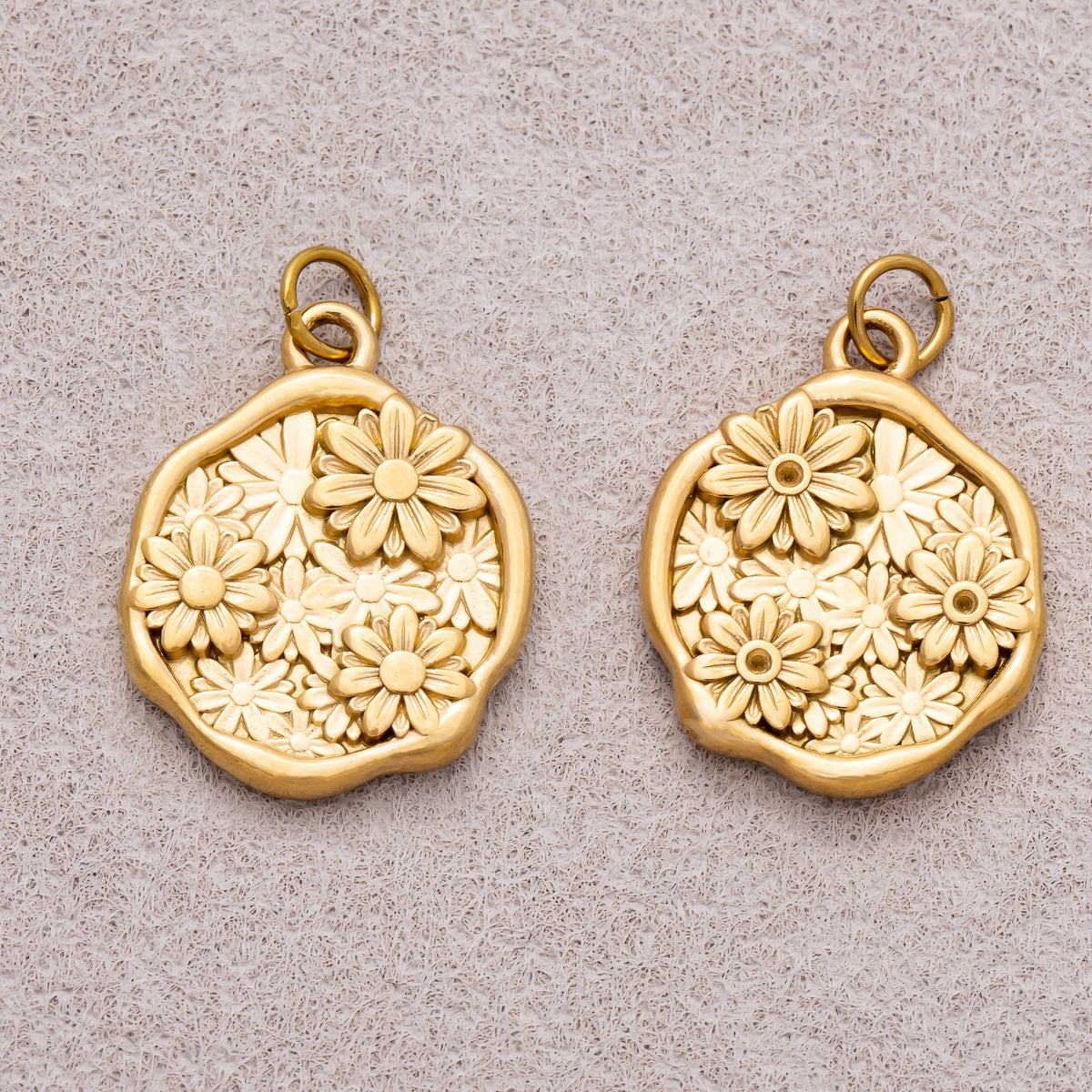 Gold PVD Stainless Steel Cluster Flower Irregular Round Charm