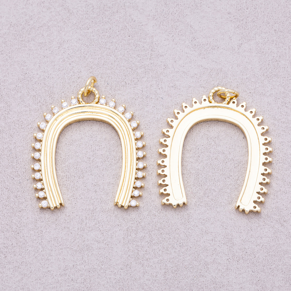 16K Gold Plated Clear CZ Lined Ribbed Horseshoe Charm - Sold Each