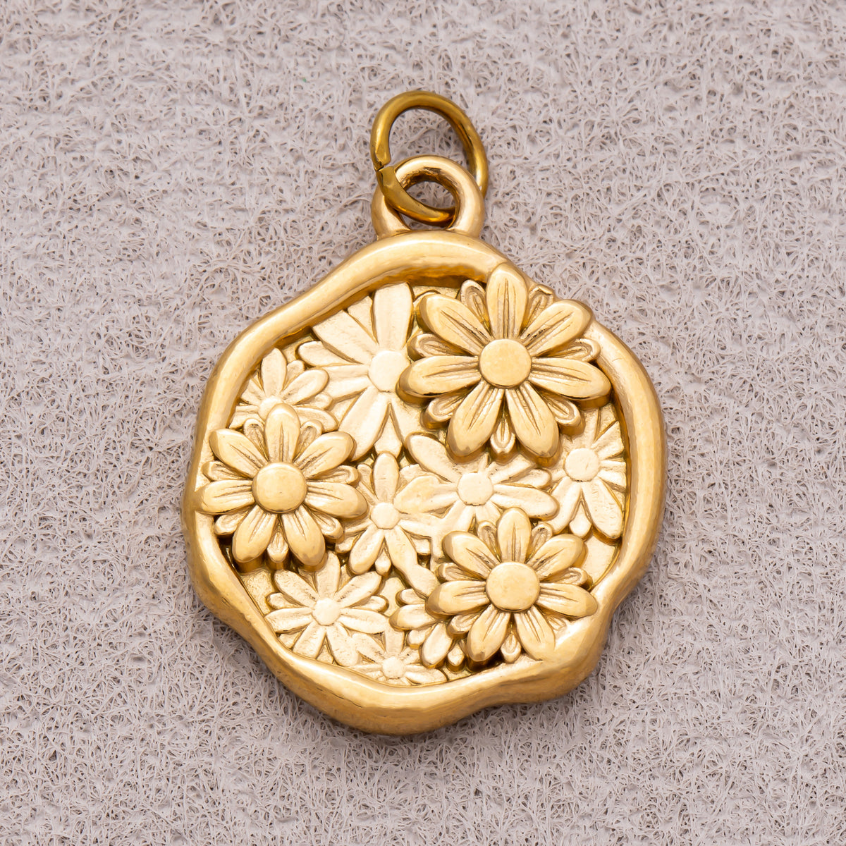 Gold PVD Stainless Steel Cluster Flower Irregular Round Charm
