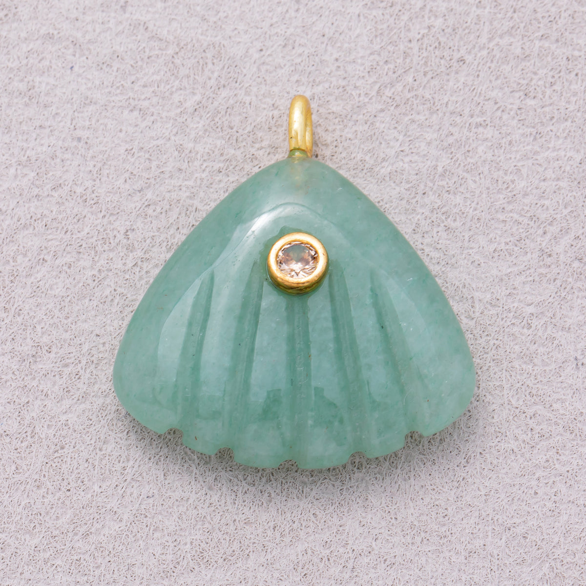 16K Gold Plated Solitaire CZ Ocean Scallop Beach Acrylic Pendant - Sold Each