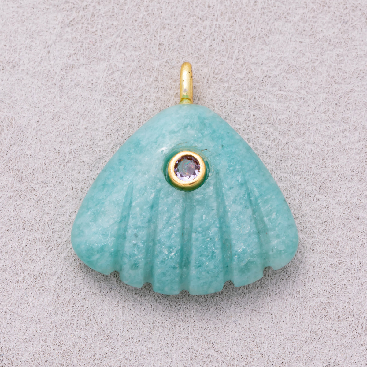 16K Gold Plated Solitaire CZ Ocean Scallop Beach Acrylic Pendant - Sold Each