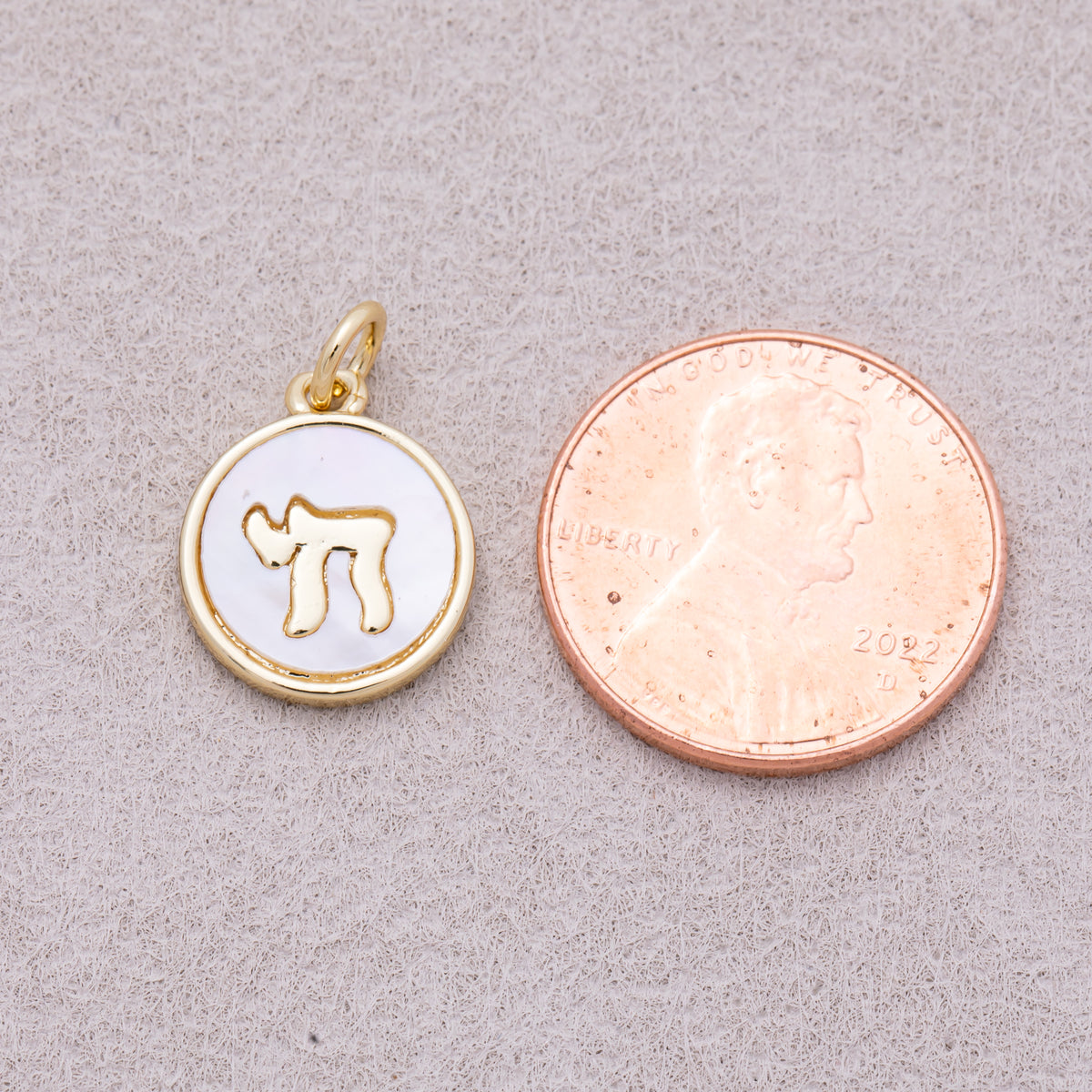 16K Gold Plated "Chai" Hebrew Mother of Pearl Round Charm - Sold Each