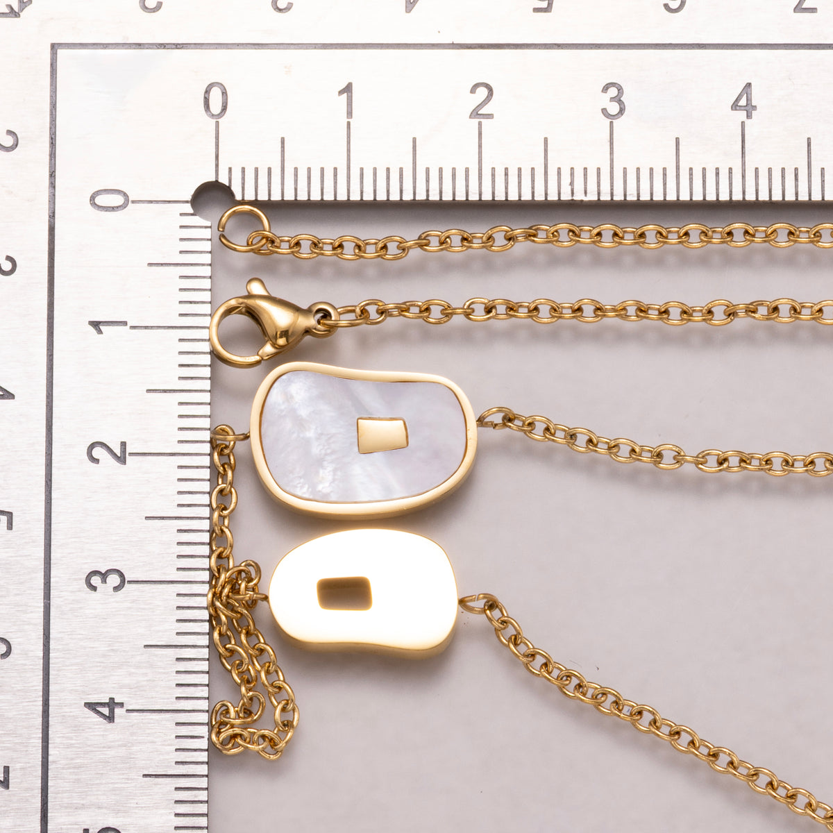 Gold PVD Stainless Steel Asymmetric Mother of Pearl Satellite Station Chain Necklace Necklace